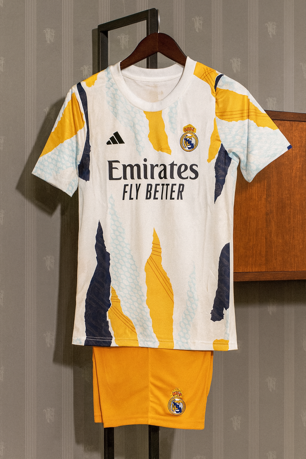 Real Madrid Torn Strokes Edition Kit.(Embroidery)